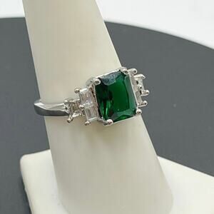 Sterling Silver Rhodium Plated Emerald Cut Green CZ Stone Baguette Side CZ‎ 8.25